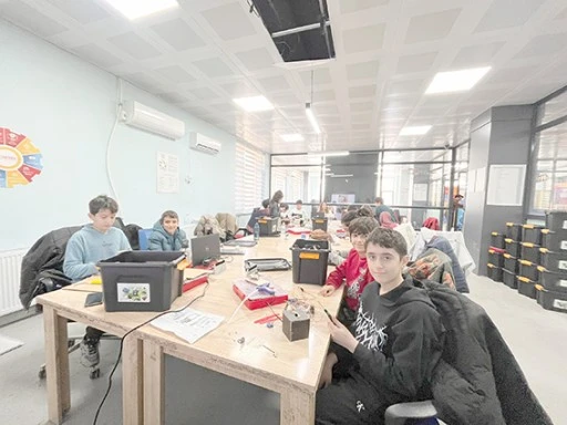 DENEYAP AT&Ouml;LYESİNDE GELECEĞİN MUCİTLERİ YETİŞİYOR