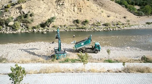 DEREBOYU TAŞ TAHKİMATI &Ccedil;ALIŞMALARINA BAŞLANDI