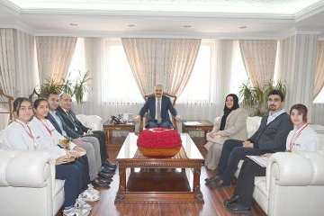 DERECEYE GİREN &Ouml;ĞRENCİLER &Ouml;D&Uuml;LLENDİRİLDİ