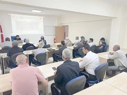 DERNEKLERE Y&Ouml;NELİK EĞİTİMİ D&Uuml;ZENLENDİ