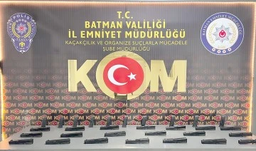 DURDURULAN ARAÇTA 20 ADET SİLAH ÇIKTI