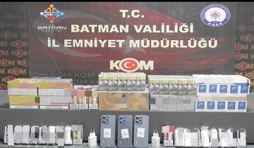 DURDURULAN OTOB&Uuml;STE KA&Ccedil;AK &Uuml;R&Uuml;NLER ELE GE&Ccedil;İRİLDİ