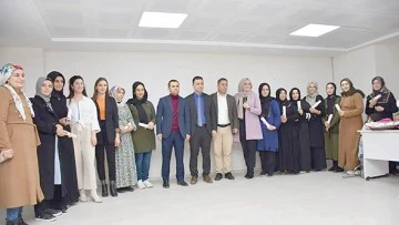 EĞİTİMİ TAMAMLAYAN VELİLERE KATILIM BELGESİ VERİLDİ