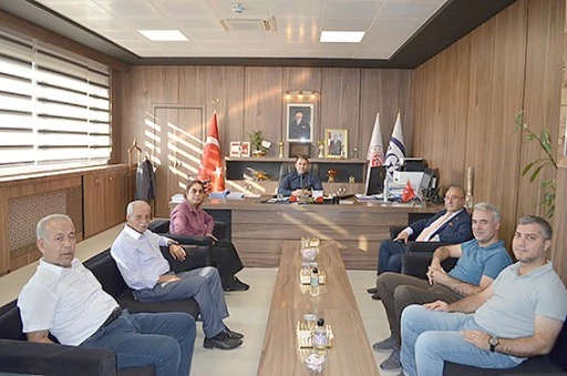 EMEKLİLERDEN SGK&rsquo;YA ZİYARET