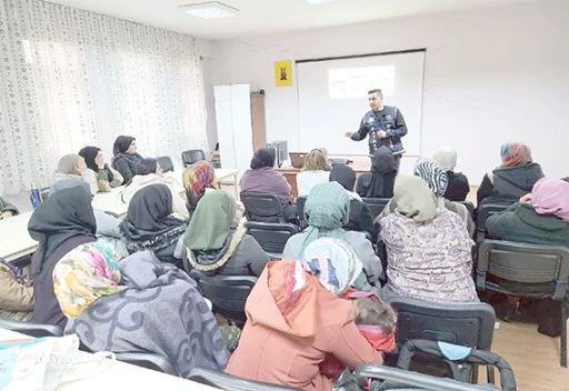 &lsquo;EN İYİ NARKOTİK POLİSİ: ANNE&rsquo; SEMİNERİ D&Uuml;ZENLENDİ