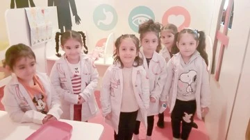 FATİH&rsquo;İN MİNİKLERİ G&Ouml;N&Uuml;LLERİNCE EĞLENDİ