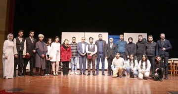 GEN&Ccedil;LERİN TİYATRO G&Ouml;STERİSİ B&Uuml;Y&Uuml;LEDİ