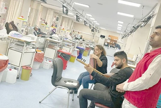 GEN&Ccedil;LİKTEN DİYALİZ HASTALARINA &Ouml;ZEL KONSER