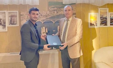 G&Ouml;N&Uuml;LL&Uuml;LER CHP&rsquo;Lİ YAŞAR&rsquo;I ZİYARET ETTİ