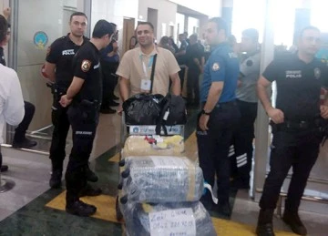 HACI KAFİLELERİ YURDA D&Ouml;ND&Uuml;