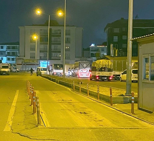 HAL ESNAFI ZOR G&Uuml;NLER GE&Ccedil;İRİYOR