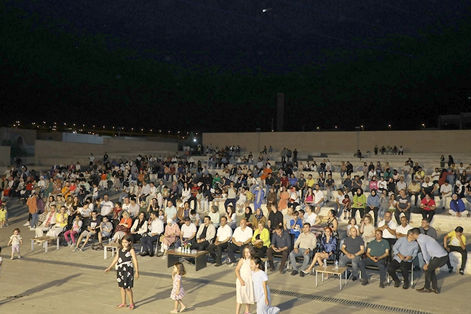 HASANKEYF&rsquo;TE &lsquo;ANADOLU EZGİLERİ&rsquo; A&Ccedil;IK HAVA KONSERİ D&Uuml;ZENLENDİ