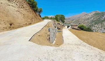 İKİ İL&Ccedil;EYİ BAĞLAYACAK BETON YOL YAPILDI