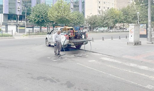 İLA&Ccedil;LAMA MESAİSİ S&Uuml;R&Uuml;YOR