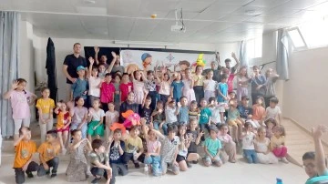 İL&Ccedil;ELERDE KARNE ŞENLİKLERİ S&Uuml;R&Uuml;YOR