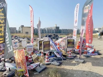 İŞ YERLERİNİN &Ouml;N&Uuml;NDEKİ MATERYALLER TOPLANDI