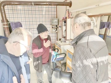 İŞYERLERİNİ A&Ccedil;MAYA BAŞLAYAN ESNAFLARI ZİYARET ETTİ