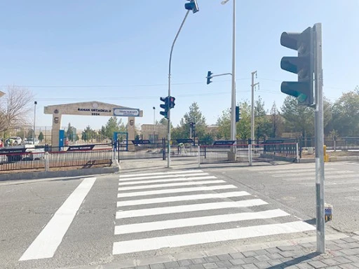 KADEMELİ YAYA GE&Ccedil;İDİ HAYATA GE&Ccedil;Tİ