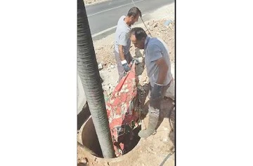 KANALLARI TIKAYAN KATI ATIKLAR &Ccedil;IKARTILDI