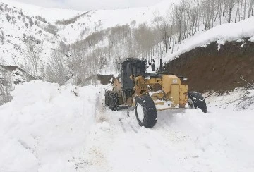 KARLA M&Uuml;CADELE &Ccedil;ALIŞMALARI S&Uuml;R&Uuml;YOR