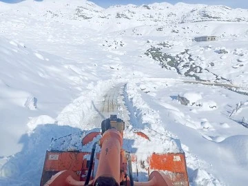 KARLA M&Uuml;CADELE DEVAM EDİYOR