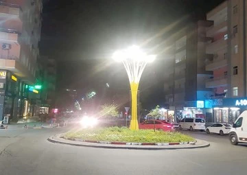 KAVŞAK AYDINLATMALARI ARA&Ccedil; VE YAYA G&Uuml;VENLİĞİ SAĞLIYOR