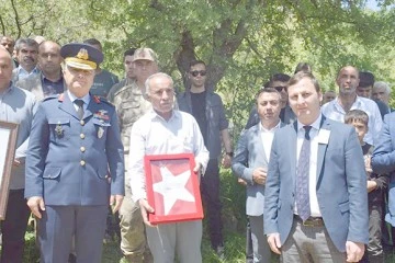 KAYMAKAM G&Uuml;NG&Ouml;R, ASKERİ CENAZE T&Ouml;RENİNE KATILDI