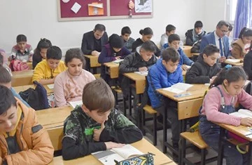 KAYMAKAM METE &lsquo;KİTAP KURDU&rsquo; PROJESİNE KATILDI