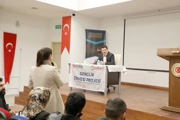 KAYMAKAM, &Uuml;NİVERSİTELİ GEN&Ccedil;LERLE BULUŞTU