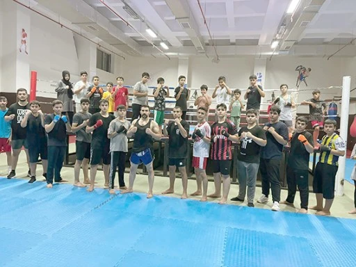 KİCK BOKS EĞİTİMLERİ YOĞUN İLGİ G&Ouml;R&Uuml;YOR