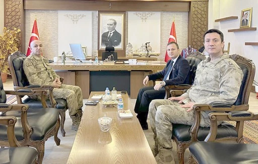 KOMUTAN &Ouml;Z&rsquo;DEN KAYMAKAM G&Uuml;NG&Ouml;R&rsquo;E ZİYARET