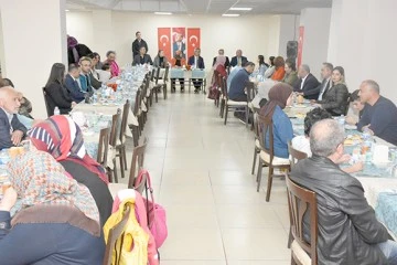 K&Ouml;ROĞLU KIRA&Ccedil;, DEPREMZEDELERİ YEMEKTE AĞIRLADI