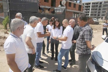 K&Ouml;R&Uuml;K MAHALLESİNE 25 METRELİK&nbsp;YENİ YOL YAPILIYOR