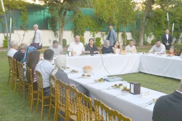 KORUYUCU AİLELER VE &Ccedil;OCUKLAR VALİ KONAĞINDA AĞIRLANDI