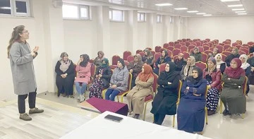 &lsquo;KORUYUCU MELEĞİM ANNEM&rsquo; PROJESİ VELİ EĞİTİMLERİ BAŞLADI