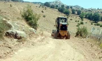 K&Ouml;Y YOLLARINDA &Ccedil;ALIŞMALAR DEVAM EDİYOR