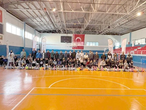 KOZLUK&rsquo;TA 18 OKULA MALZEME DESTEĞİ