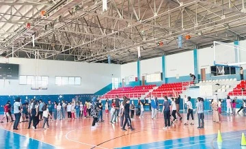 KURAN-I KERİM KURSU &Ouml;ĞRENCİLERİ SPOR SALONUNDA AĞIRLANDI