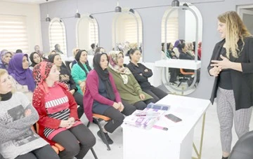 KURSİYER KADINLAR İ&Ccedil;İN ŞİDDET EĞİTİMİ