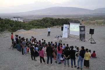 K&Uuml;RT&Ccedil;E ANİMASYON FİLMLERİ K&Ouml;YLERDE