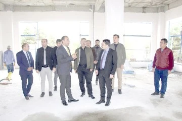 K&Uuml;T&Uuml;PHANE İNŞAATINI İNCELEDİ