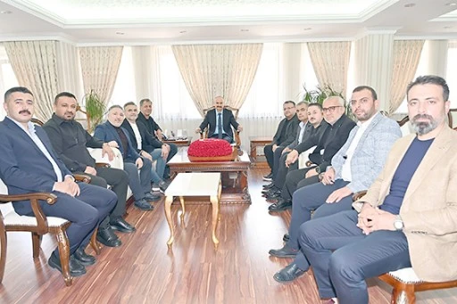 KUYUMCUKENT YÖNETİMİNDEN VALİ CANALP’A ZİYARET