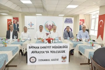 LİSE &Ouml;ĞRENCİLERİ İSTANBUL&rsquo;A UĞURLANDI