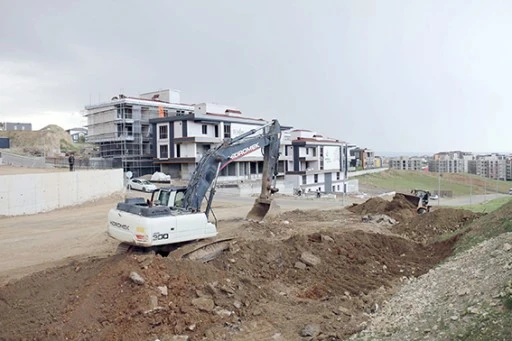 MAHALLELİ İSTEDİ, VALİ CANALP TALİMAT VERDİ