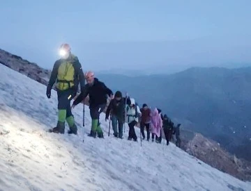 MERETO DAĞINA GEN&Ccedil;LİK TIRMANIŞI