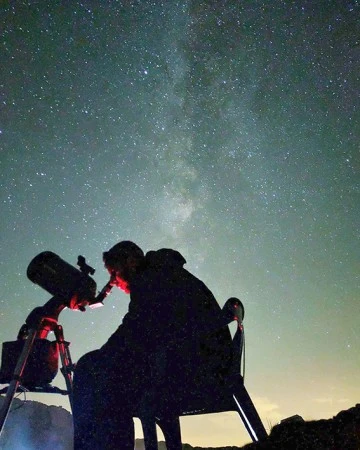MERETO ZİRVESİ'NDE AYI G&Ouml;ZLEMLEDİLER