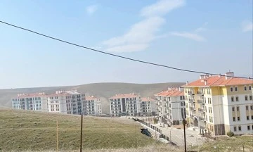 MHP&rsquo;Lİ DEMİR &ldquo;EVLER HAK SAHİPLERİNE ACİL TESLİM EDİLSİN&rdquo;