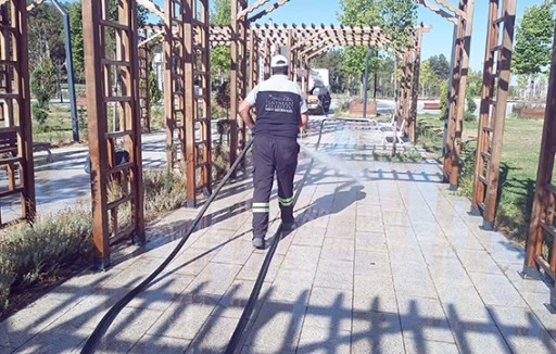 MİLLET BAH&Ccedil;ESİ BAŞTAN SONA TEMİZLENDİ