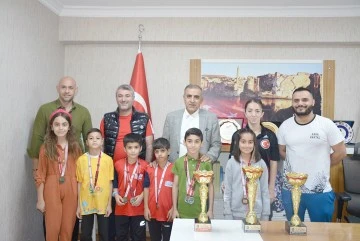 MİNİK MASA TENİS&Ccedil;İLERİNDEN &Ouml;ZPERK&rsquo;E ZİYARET