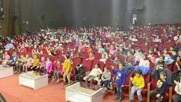 MİNİK &Ouml;ĞRENCİLER G&Ouml;N&Uuml;LLERİNCE EĞLENDİ